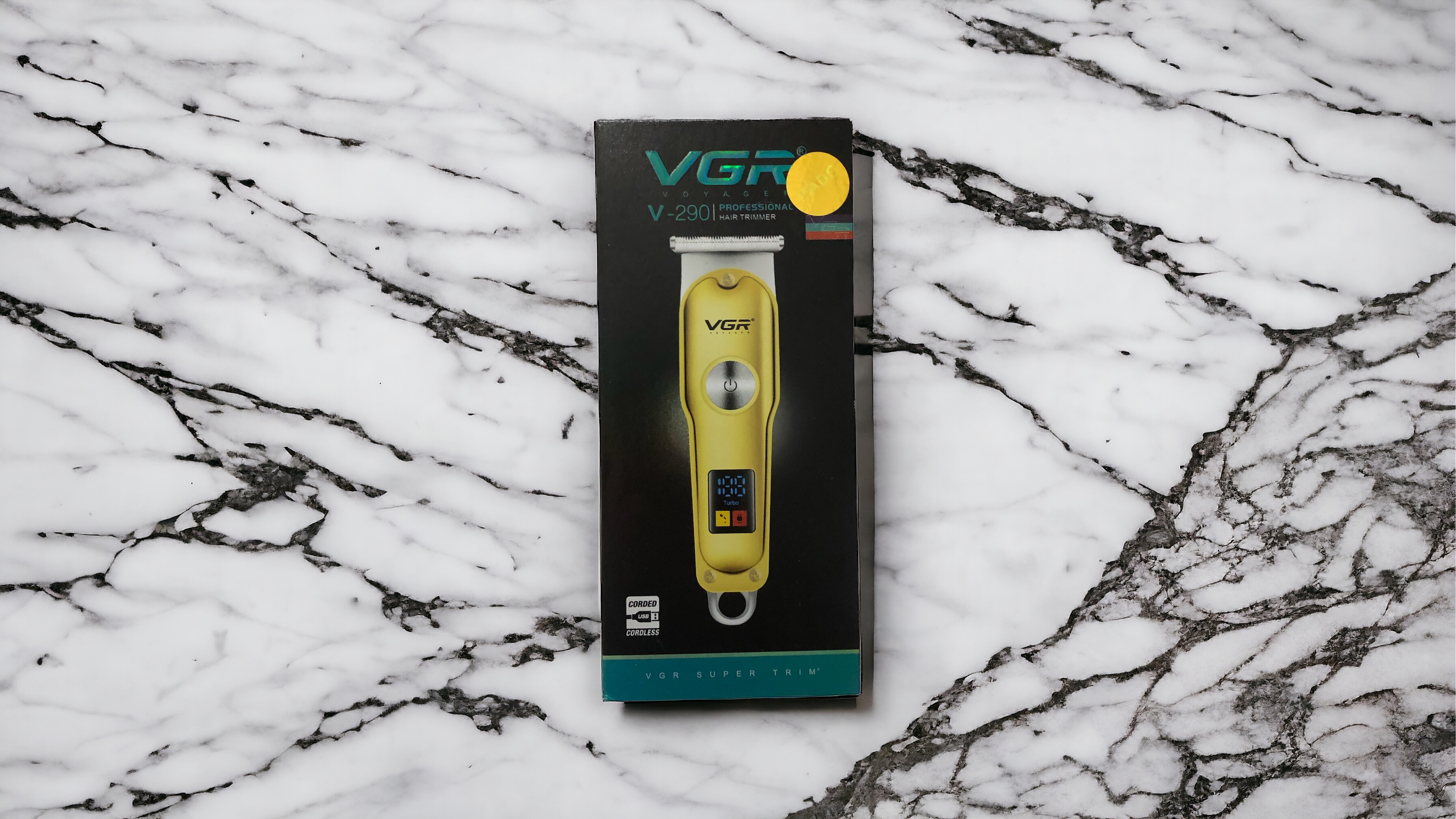 Titanyum Bıçaklı Tıraş Makinesi: En İyi Tıraş Deneyimi İçin Yüksek Teknoloji Çözümü