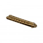 Altın Rengi Kelebek Bıçak: Estetik ve Fonksiyonu Bir Arada Sunan Ürün