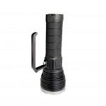 Powerdex PD-14500 6500 lümen LED avcı fenerinin LED ışık yapısını gösteren yakın plan ürün görseli