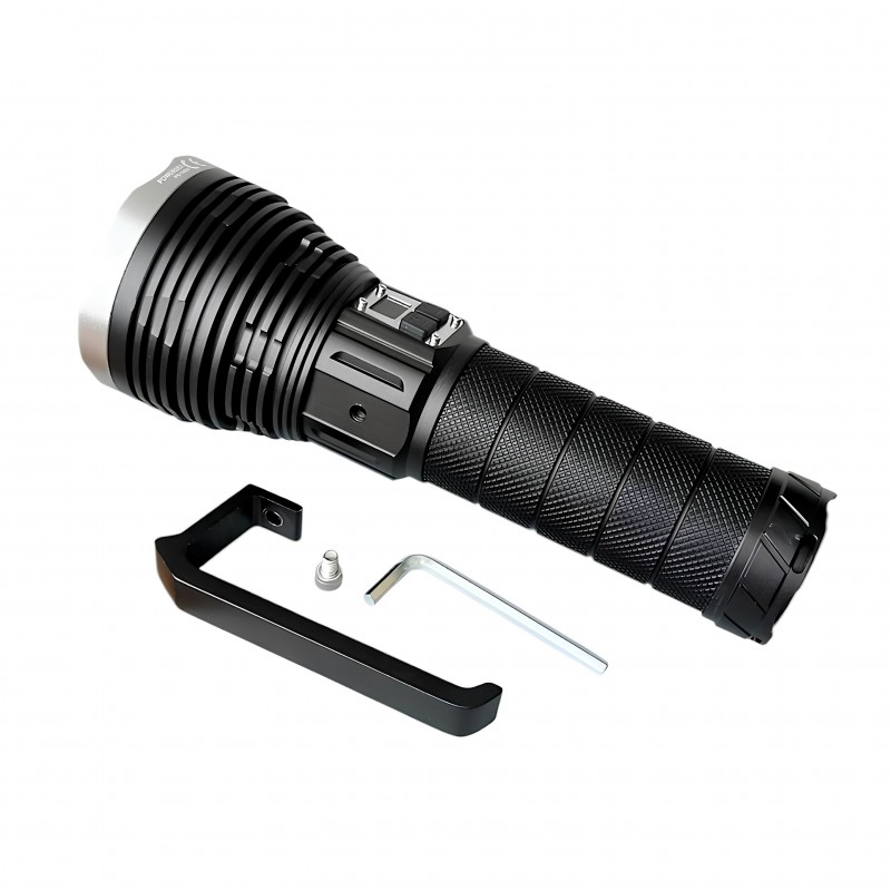 Powerdex PD-14500 avcı fenerinin darbelere karşı dayanıklı metal gövdesini gösteren ürün fotoğrafı