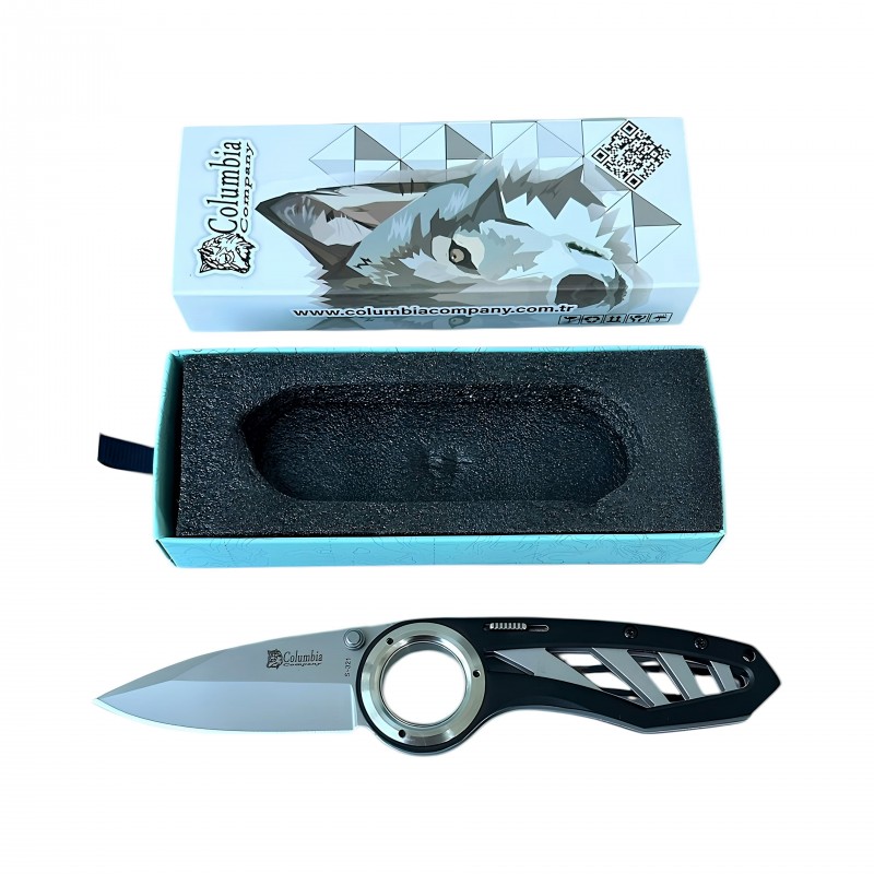 Tek hareketle açılabilen Columbia S-321 Siyah Renk Saplı Cep Çakısı kullanım anı.